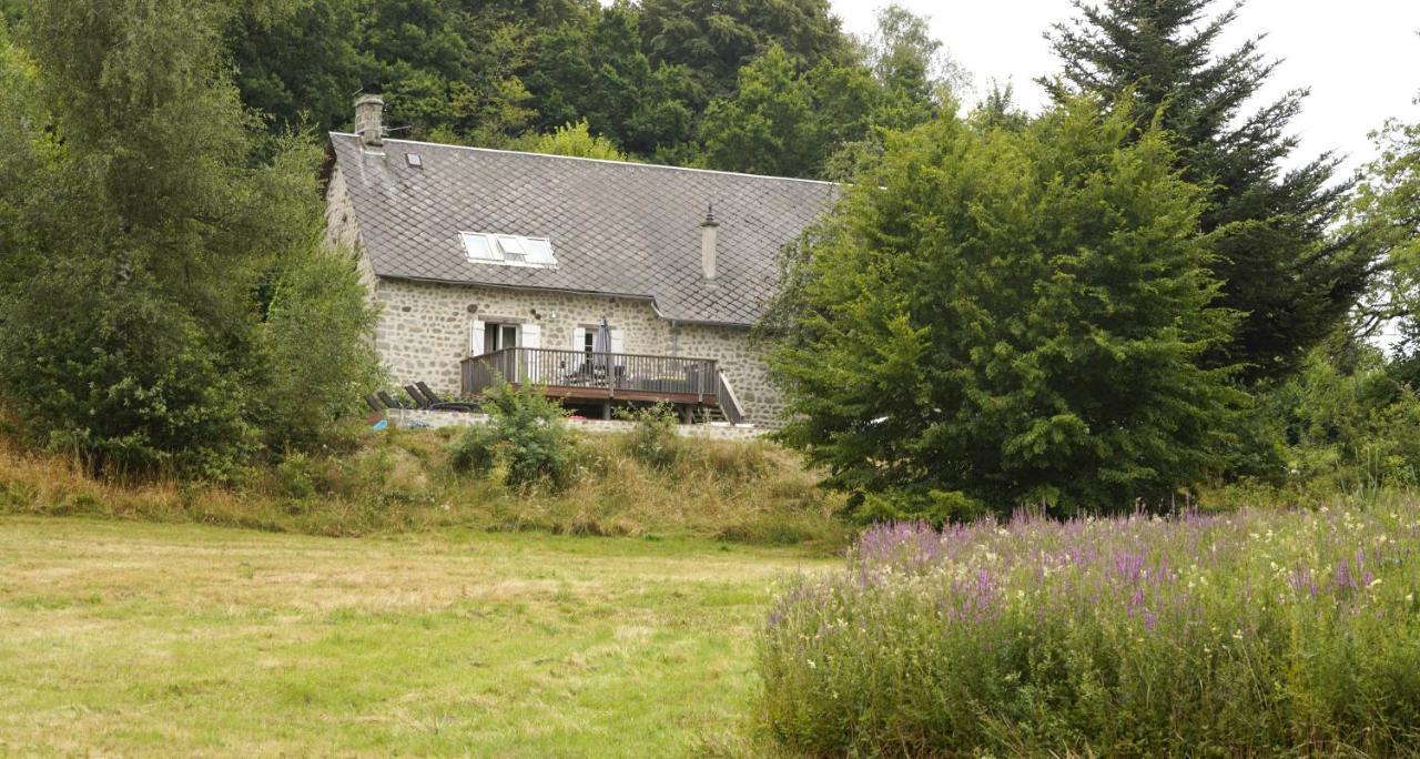 Une Pause En Correze Sarroux Exteriér fotografie